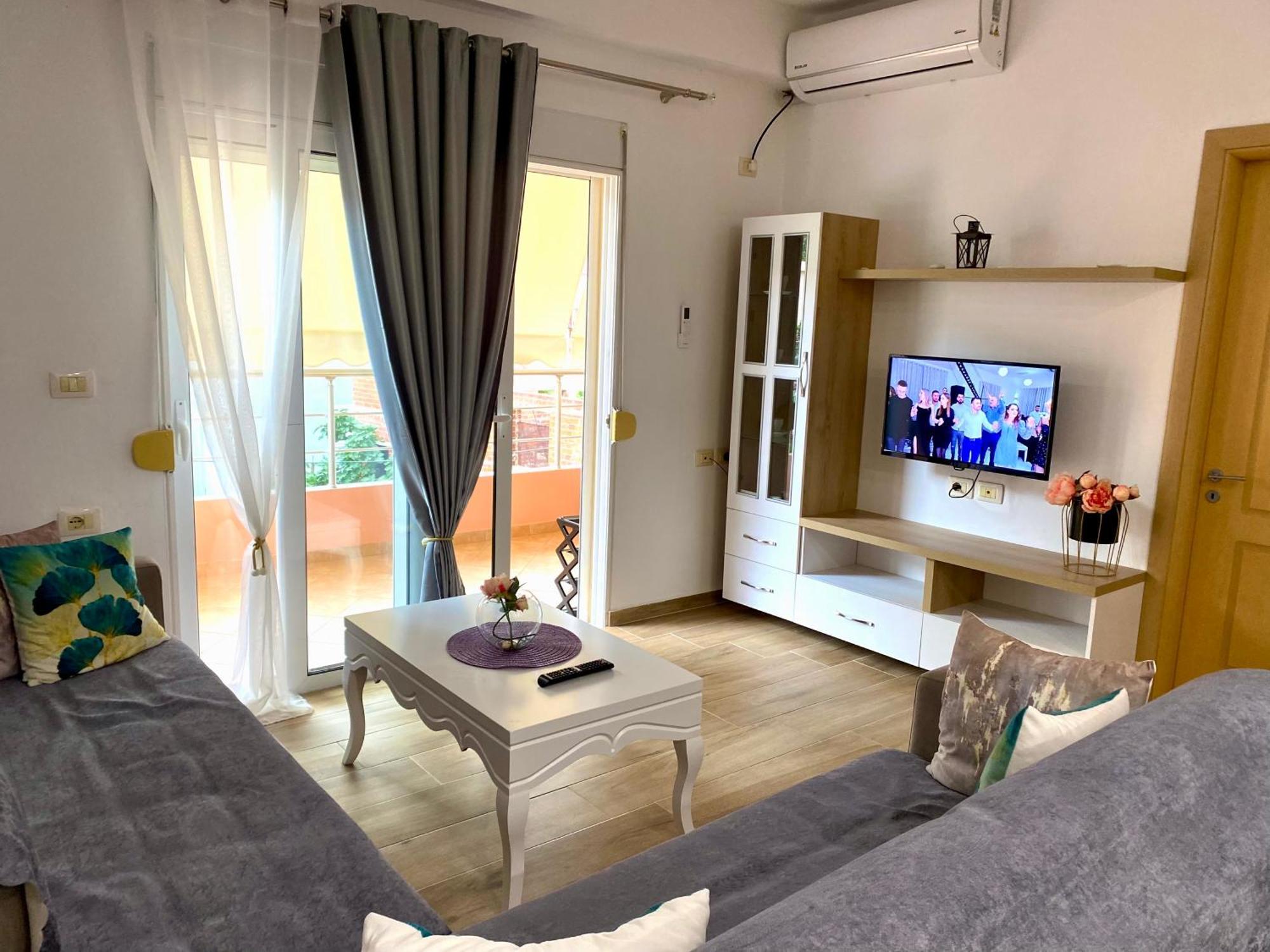 Bellas Apartment 2 Sarande Bagian luar foto
